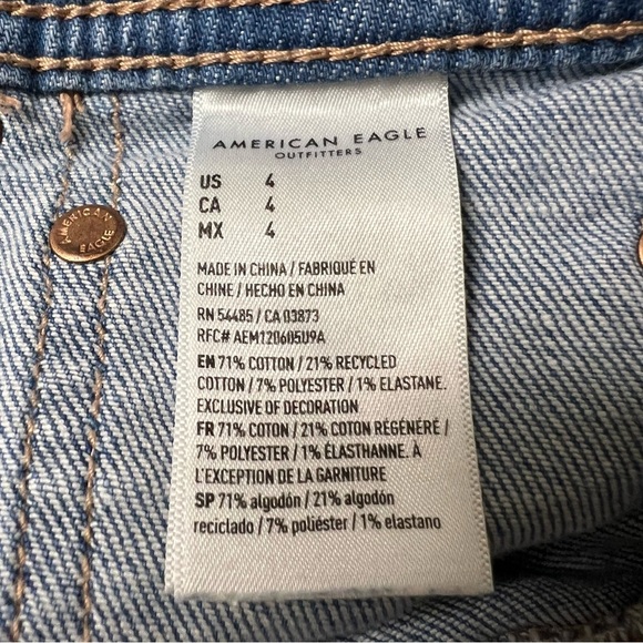 American Eagle Outfitters Mid Rise Mid Wash Denim Pocket Distressed Hem Shorts 4 - Picture 6 of 8